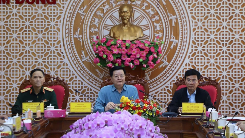 Phó Thủ tướng: Không để người dân Lâm Đồng đói, khát và thiếu thuốc men sau mưa lũ