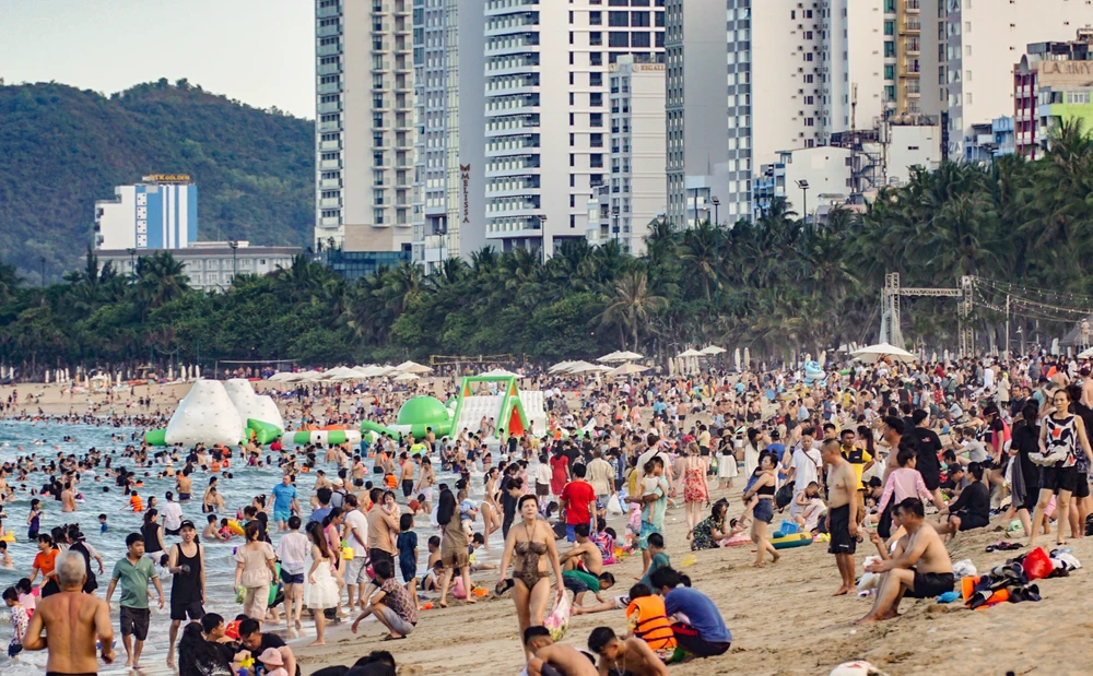 du khách đến Nha Trang