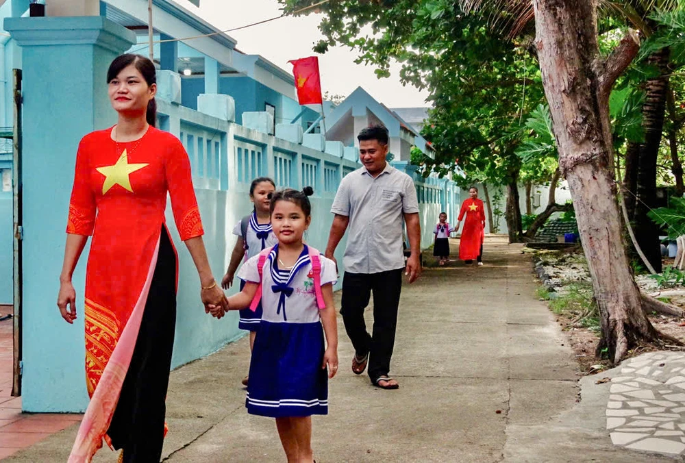 lễ khai giảng.jpg