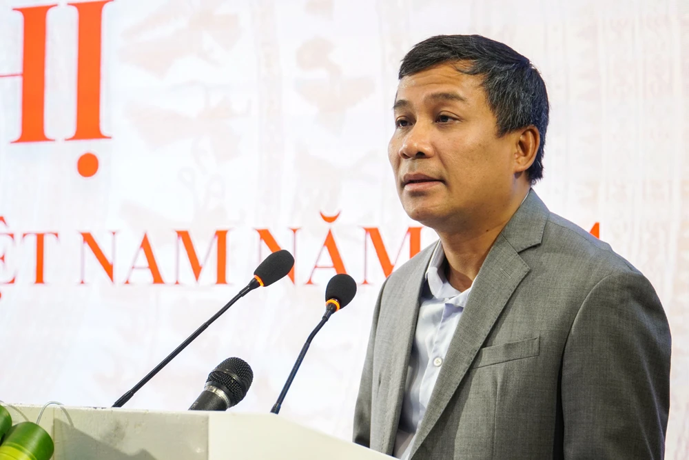 lãnh thổ thiêng liêng.jpg