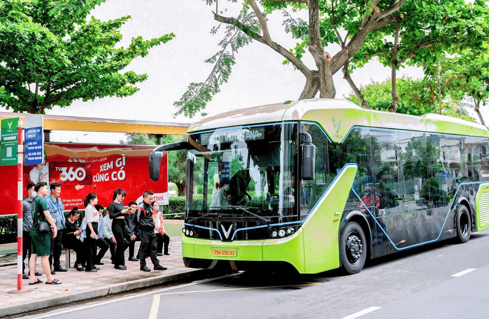 Tuyến xe buýt.jpg