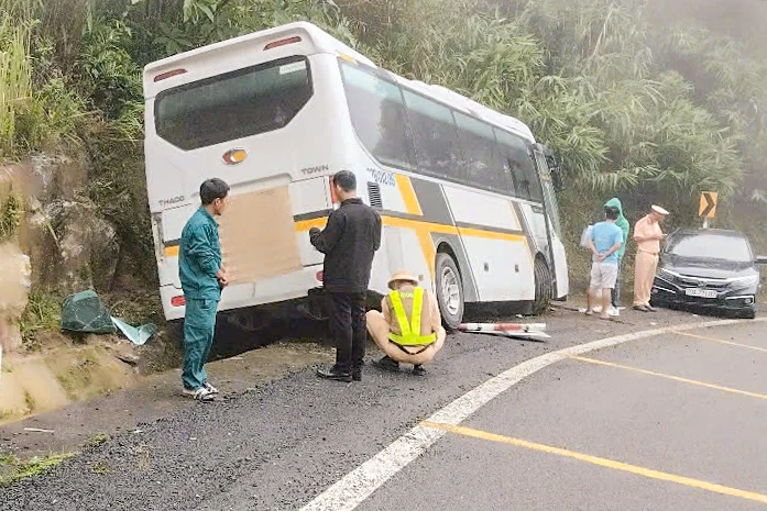 đèo Khánh Lê.jpg