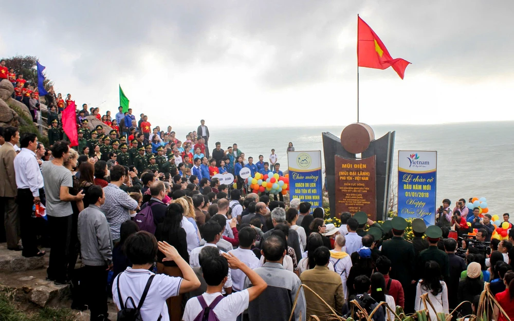 khách du lịch.jpg