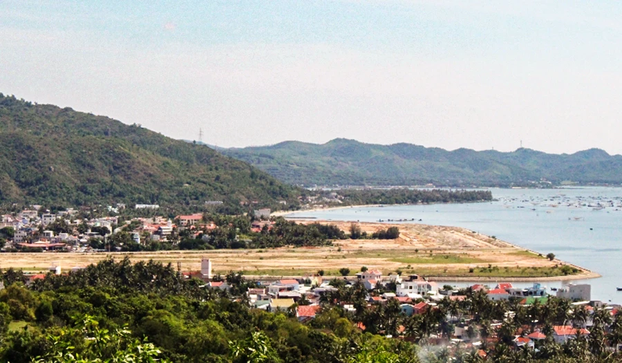 thị xã Sông Cầu.jpg