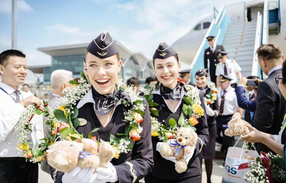 chuyến bay thương mại.jpg