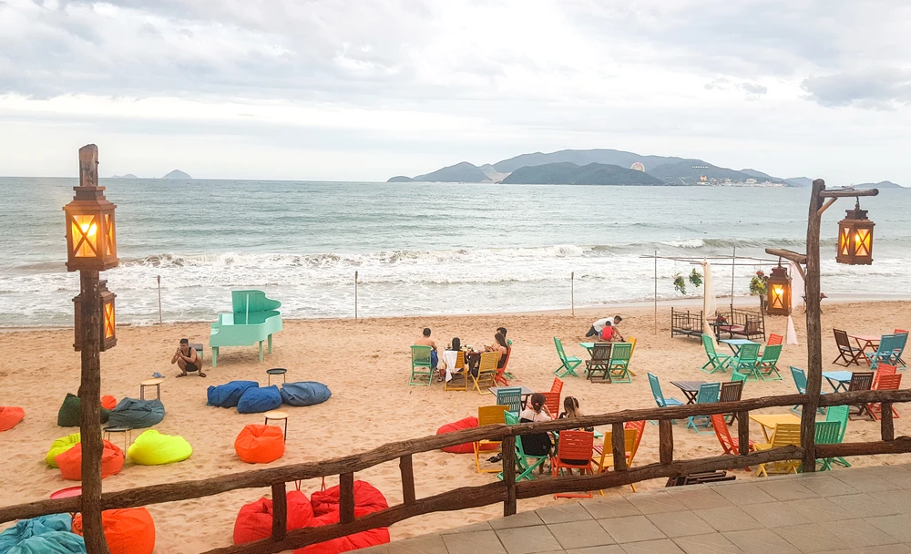 trên bờ biển.jpg