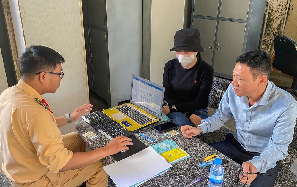 đi ngược chiều.jpg