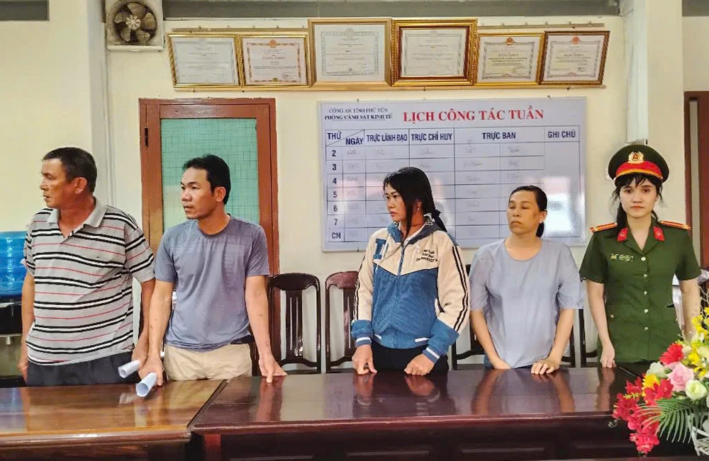 rắn hổ chúa.jpg