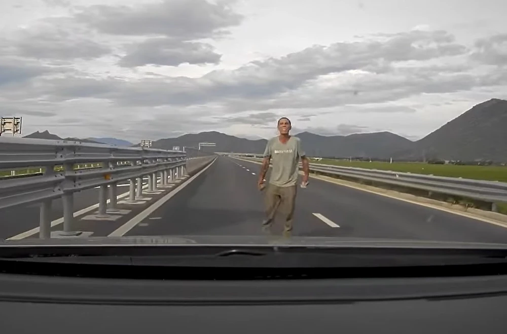 cao tốc Vân Phong.jpg