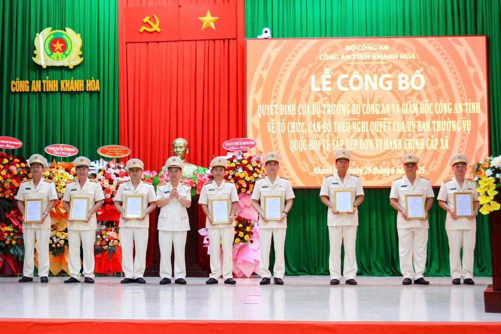 Phó giám đốc.jpg