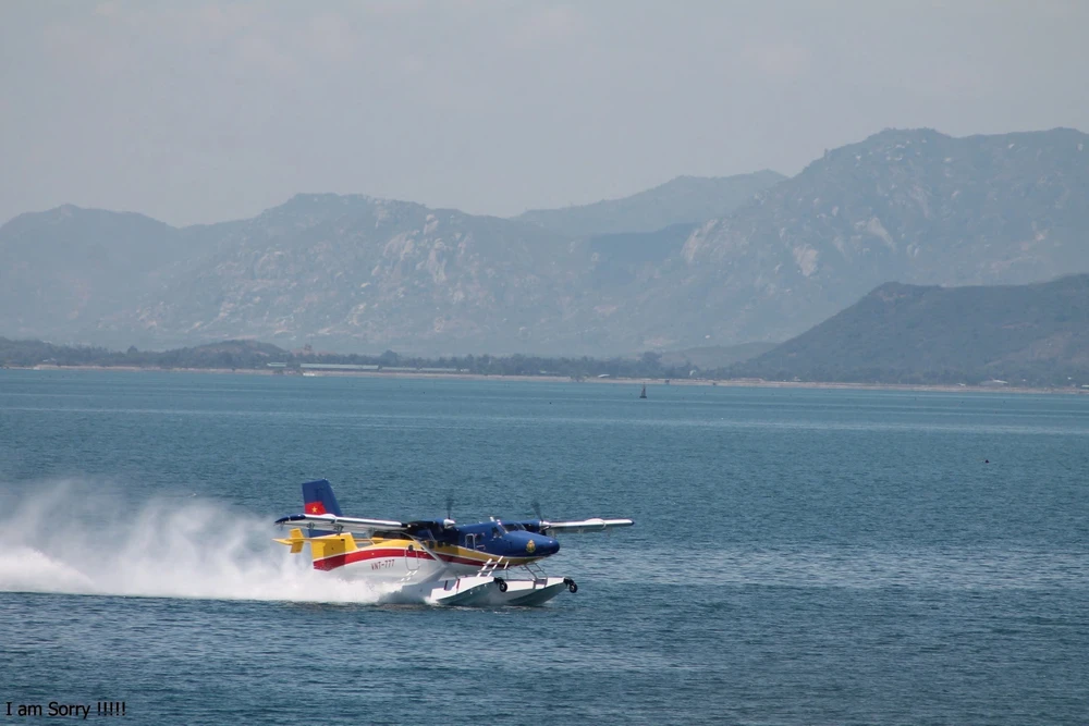 diễu binh trên biển.jpg