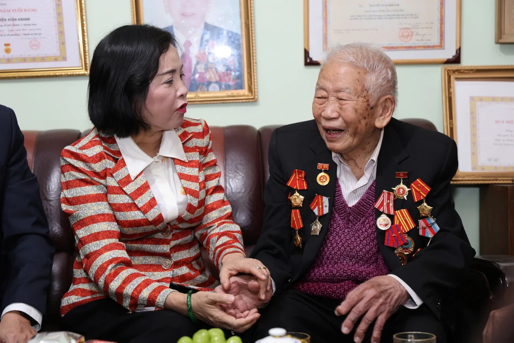 Phó chủ tịch quốc hội.jpg