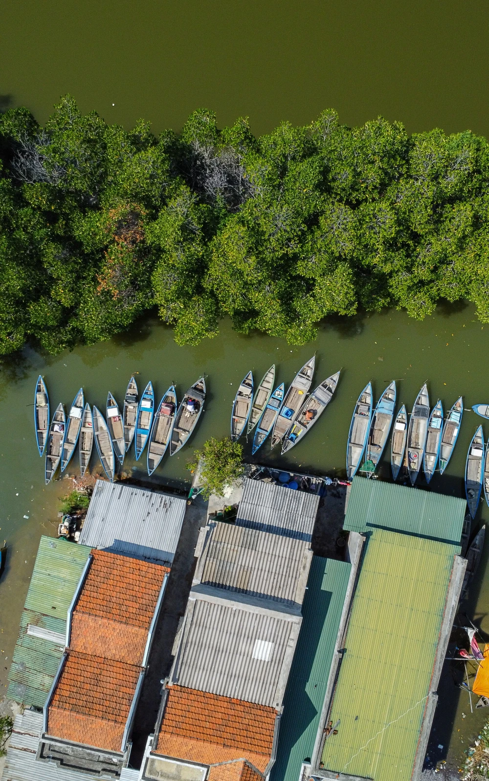 Vẻ đẹp bình yên ít nơi nào có được ở làng cổ Hà Liên.