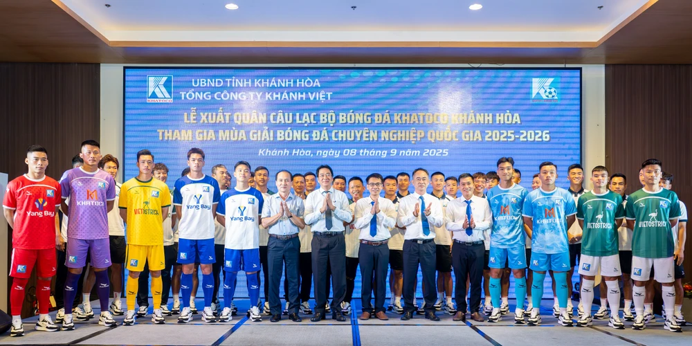 CLB bóng đá Khatoco Khánh Hòa.JPG