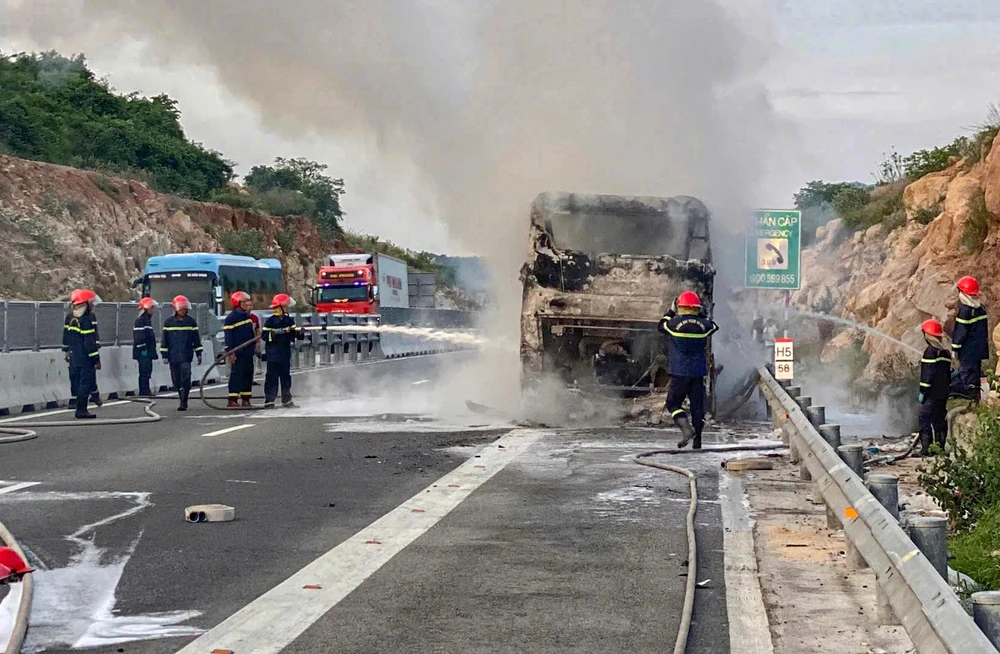 cao tốc Nha Trang - Cam Lâm.jpg