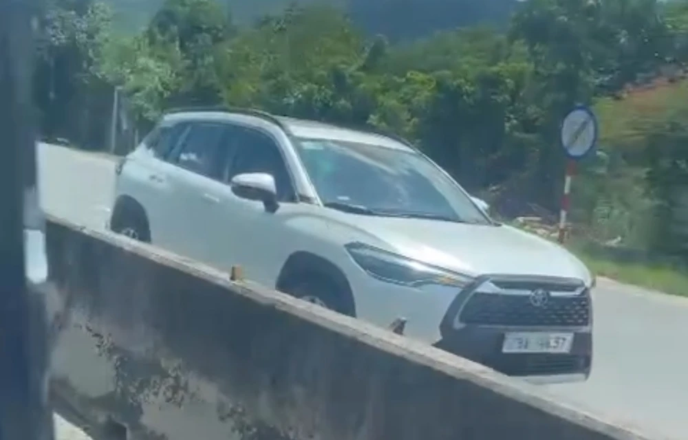 Chạy ngược chiều.jpg