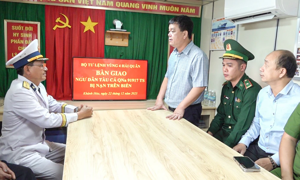 Chủ tịch xã Núi thành, thành phố Đà Nẵng phát biểu.jpg