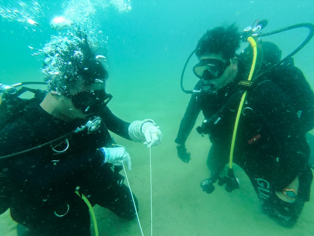 Chiến đấu viên Đặc công người nhái huấn luyện xử lý tình huống.jpg