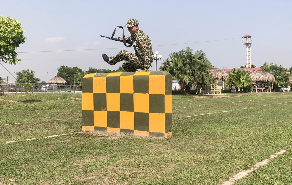 huấn luyện vượt vật cản.jpg