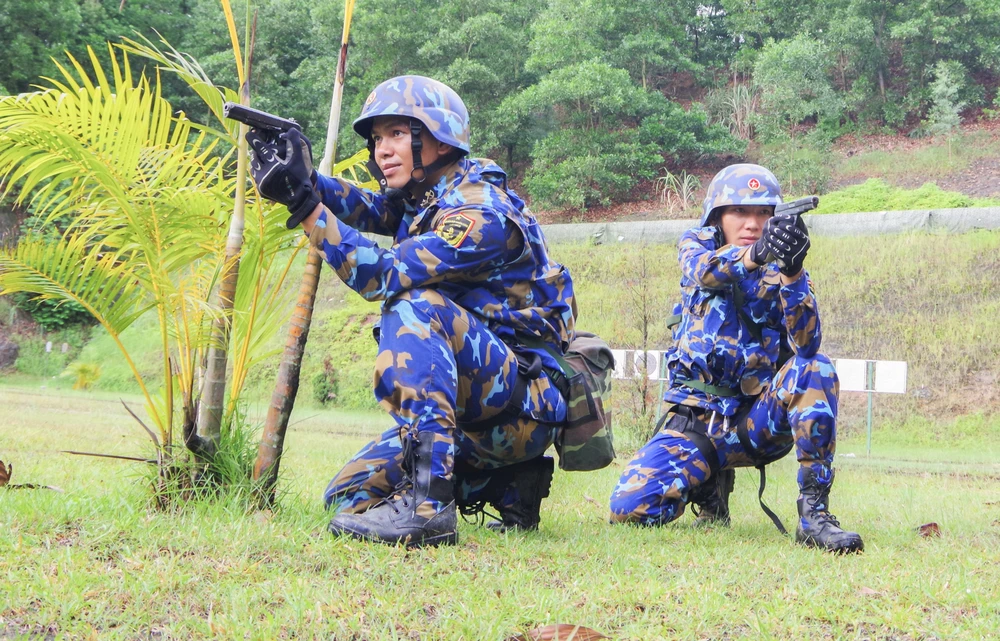 T9-Huấn luyện kỹ thuật chuyên ngành Chống khủng bố của Chiến đấu viên Đại đội 6, Tiểu đoàn 2.jpg