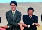 Tổng thống Philippines đe dọa tuyên chiến với Canada vì 'rác'