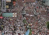 Choáng ngợp dòng người Hong Kong ùn ùn đổ ra đường biểu tình