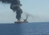 Nóng: Hai tàu chở dầu bị tấn công gần Iran 
