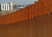Ông Trump đã có được 2,5 tỉ USD để xây bức tường biên giới