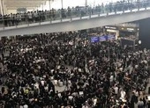 Người Hong Kong tiếp tục tập trung biểu tình ở sân bay