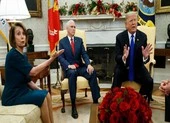 Ông Trump 3 lần lên Twitter lên án bà Pelosi vô lý, cực đoan