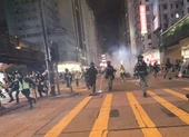 Hong Kong tiếp tục biểu tình dữ dội bất chấp dịch COVID-19