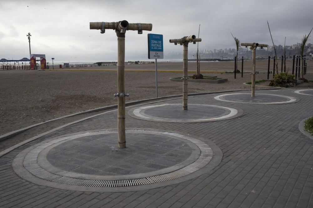 Các vòi tắm nước ngọt trên bãi biển bị 