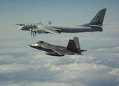 Mỹ điều tiêm kích F-22 chặn 4 chiếc Tu-142 Nga gần Alaska