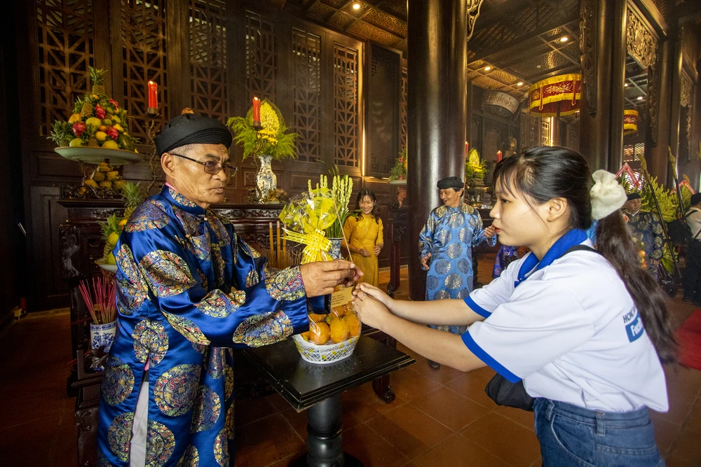 le_gio_duc_thanh_hau_nguyen_huu_canh