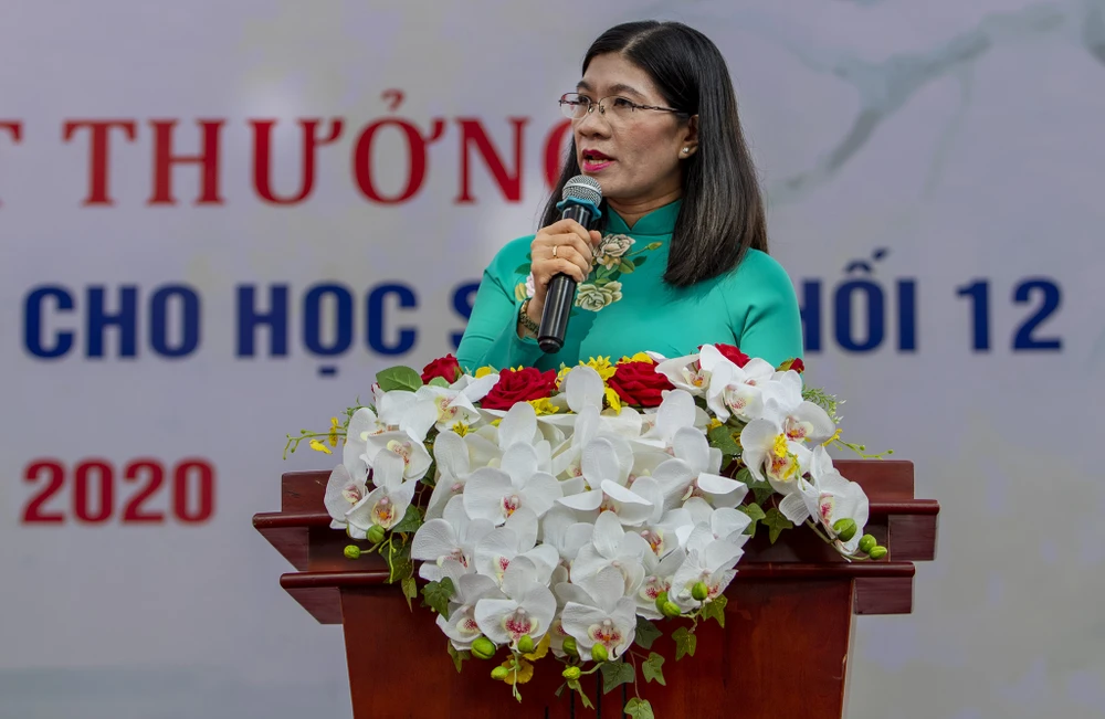 chia_tay_cuoi_cap_thpt_chuyên_LHP