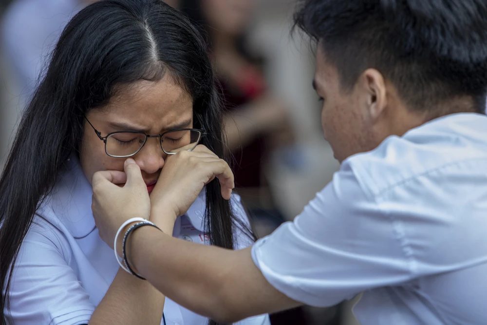 chia_tay_cuoi_cap_thpt_chuyên_LHP