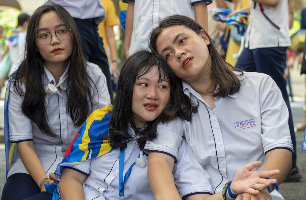 chia_tay_cuoi_cap_thpt_chuyên_LHP