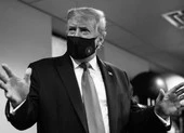 Ông Trump đăng ảnh đeo khẩu trang, khẳng định mình yêu nước