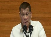 Ông Duterte: Dùng xăng khử trùng khẩu trang không phải lời đùa