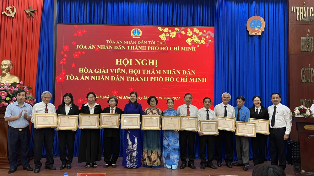 hòa giải viên mới