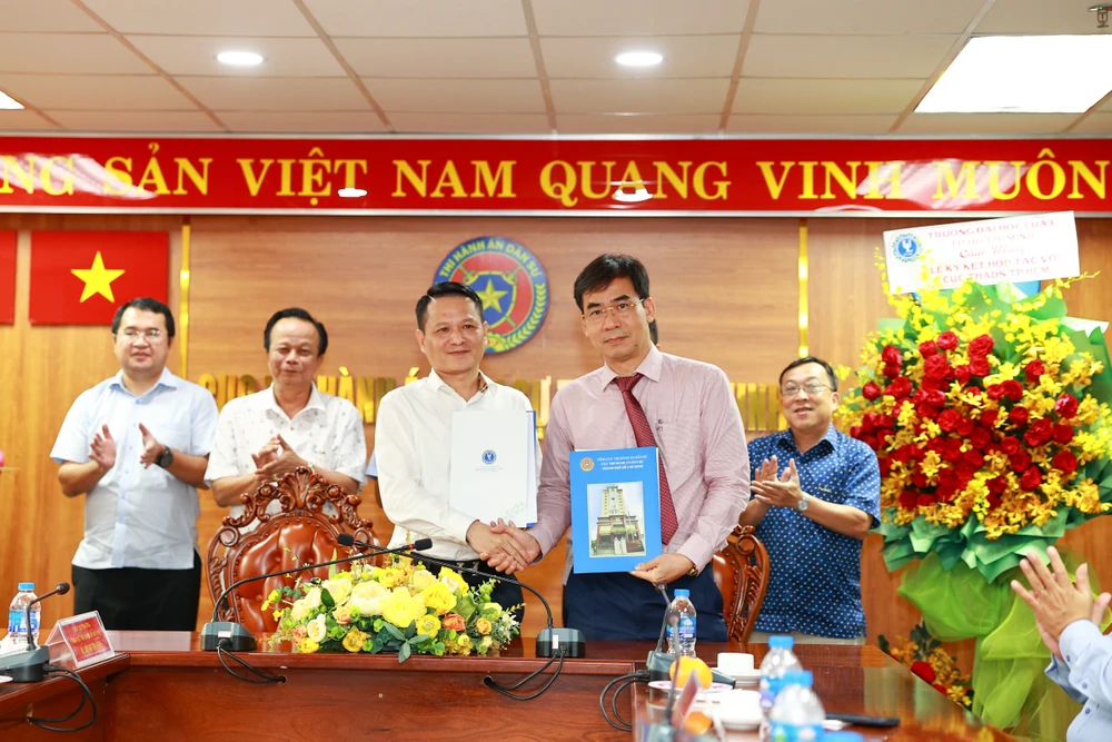 Trường đại học luật tp.hcm
