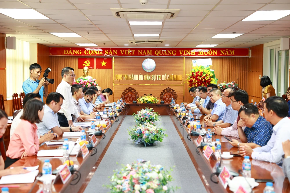 sinh-vien-dai-hoc-luat-tp-hcm-se-co-co-hoi-thuc-tap-lam-viec-tai-cuc-thads-tp-hcm-3.jpg