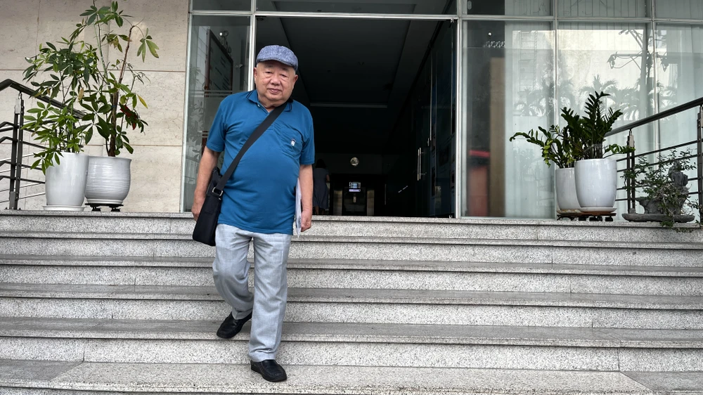 Nhờ bạn đứng tên nhà