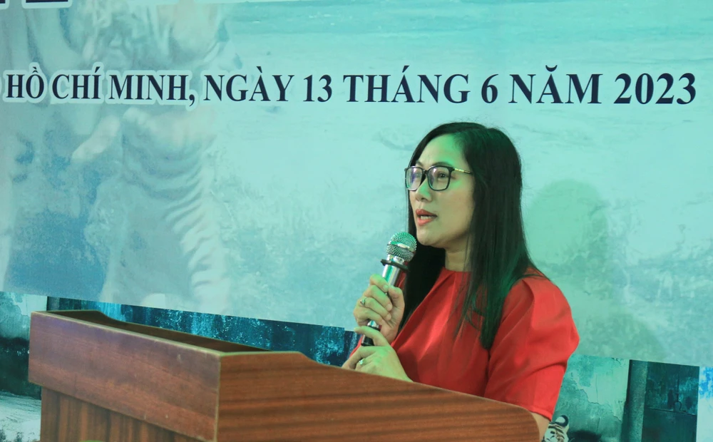 Bà Huỳnh thu Thảo- Chủ tịch Hội đồng thành viên Công ty TNHH MTV Thảo Cầm Viên Sài Gòn phát biểu tại lễ đầy tháng hổ vào sáng 13-6.