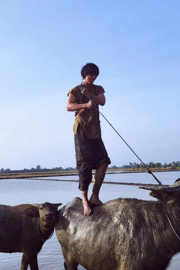 Diễn viên Tuấn Trần vào vai Võ Tòng trong phim Đất rừng phương Nam. Ảnh NVCC