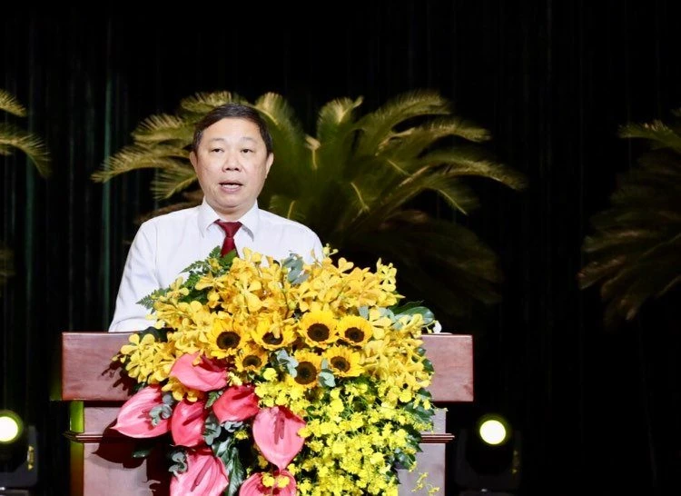 Phó Chủ tịch UBND TP.HCM Dương Anh Đức phát biểu tại Hội nghị tổng kết 15 năm thực hiện Nghị quyết số 23-NQ/TW. Ảnh: QUỐC HƯƠNG