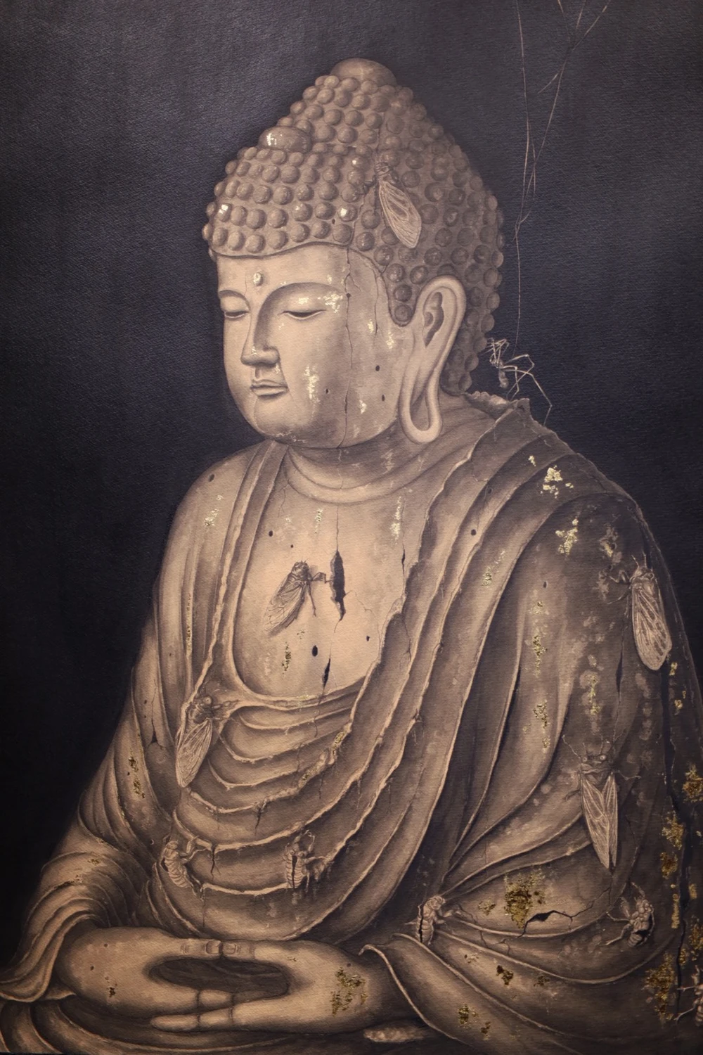 Tác phẩm “Phật Trùng” minh họa cho bài thơ: “Côn trùng kêu vang/bên trong tượng Phật/ngôi chùa bỏ hoang’. Ảnh: QUỐC HƯƠNG.