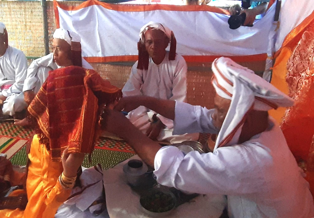 7. Lễ Karơh độc đáo của người Chăm.jpg