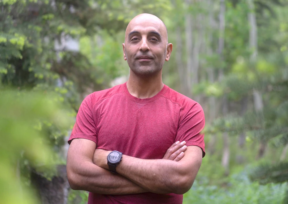 Tu-giua-doi-thuong 1.jpg