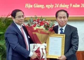 Ông Lê Tiến Châu nhận quyết định làm Bí thư Hậu Giang